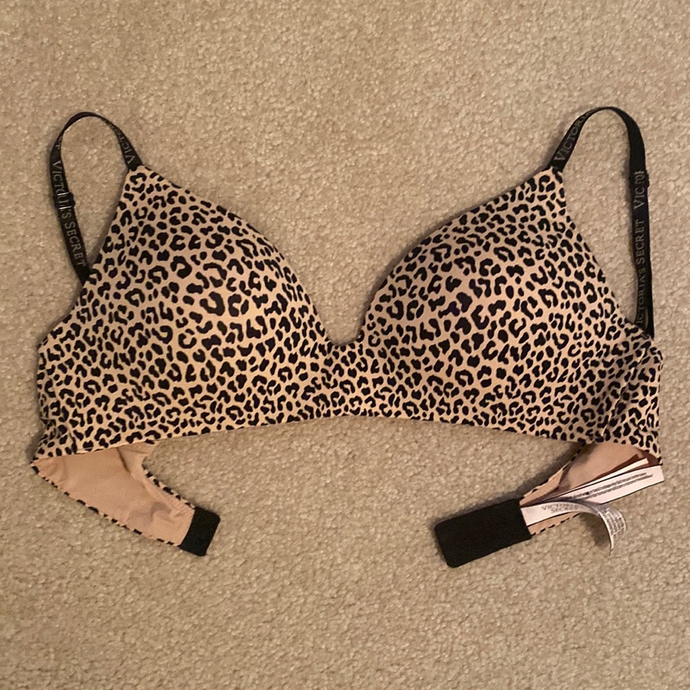 VICTORIA’s SECRET T-shirt bra NWOT
